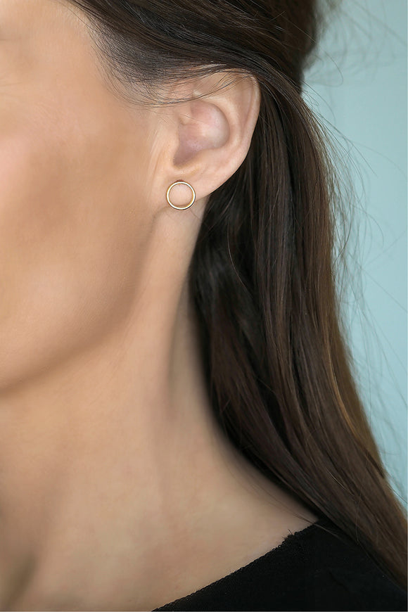 Circle post earrings